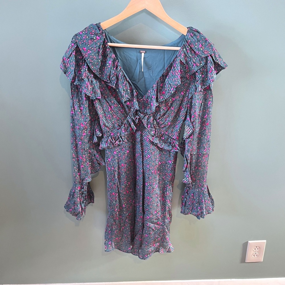 Free‎ People NWT Sweetest thing floral Ruffle Bell sleeve V-neck Satin dress-4